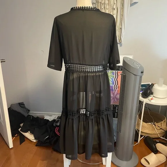 Robe - Picture 3 of 3